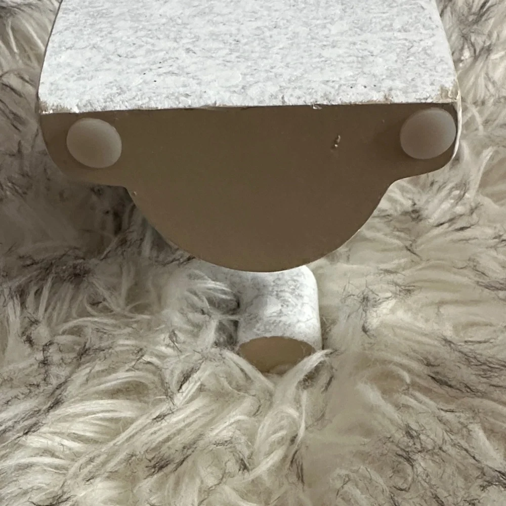 Abstract Face Sculpture - Picture 5 of 9